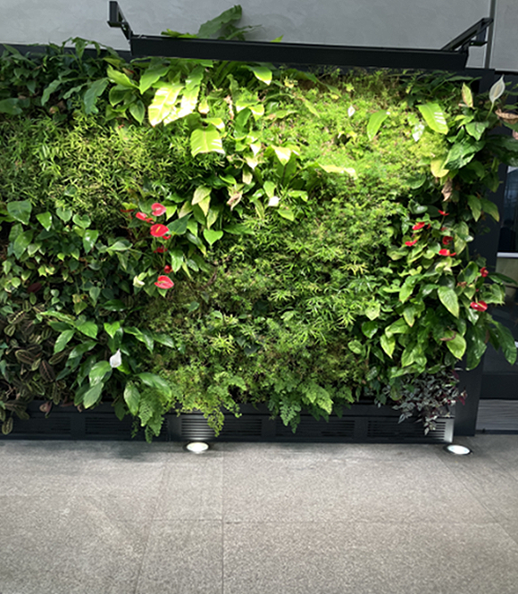 Lady Juliet Mountevans Living Wall Trophy 2025 – 88 Wood Street